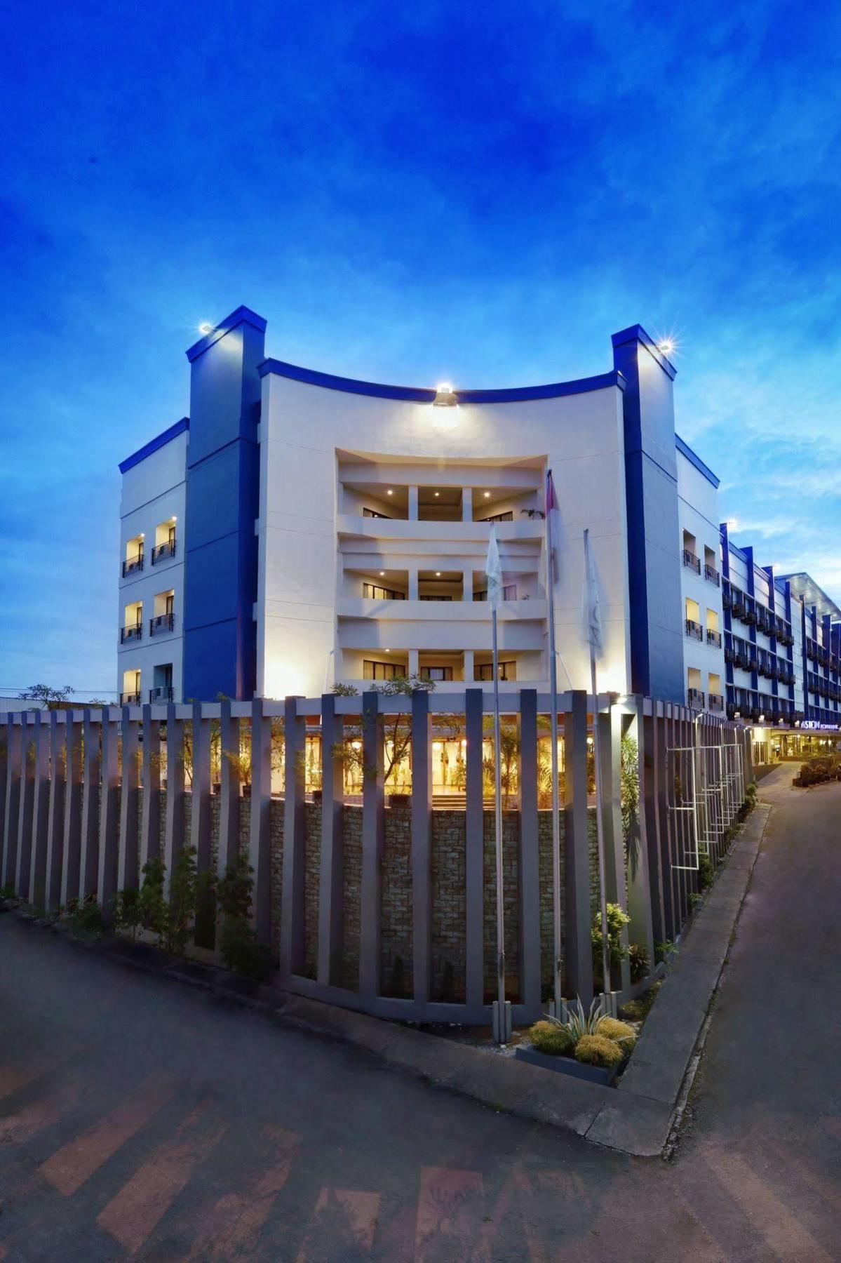 Hotel Aston And Convention Center 4*
