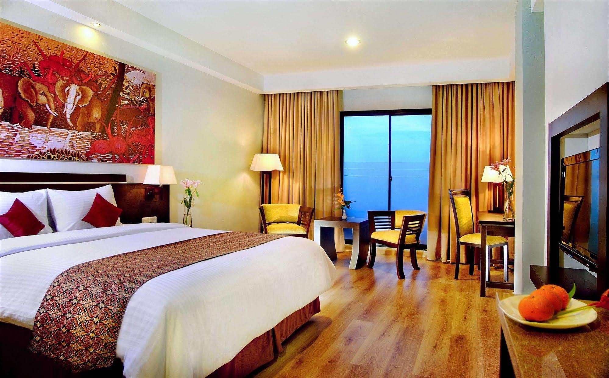 Aston And Convention Center Hotel Pontianak